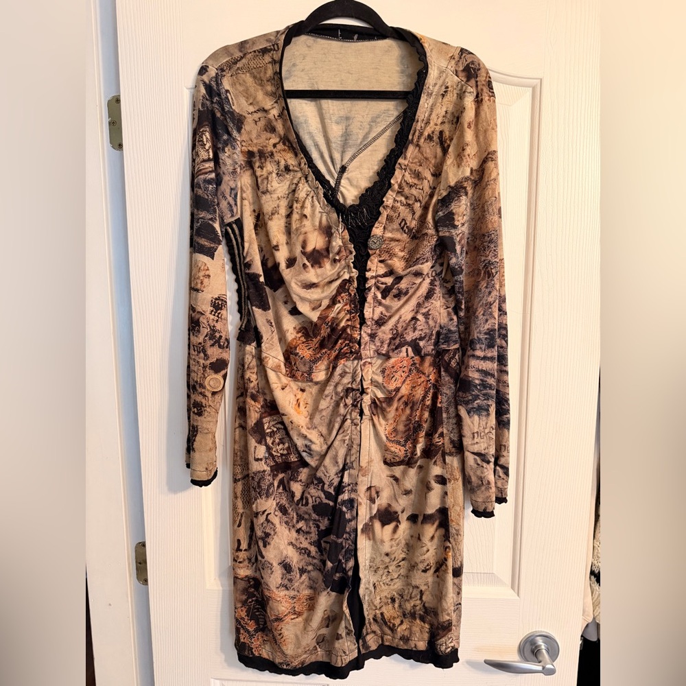 Elegant Long Sleeve Dress with Abstract Print! 

Super unique!